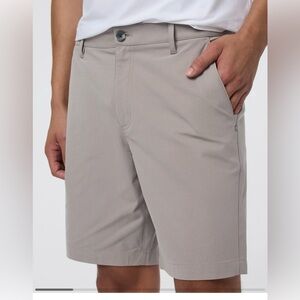 Vuori Meta Short 8"  size small men Men's Gray Shorts